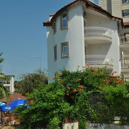Lejlighedshotel Almila 2*