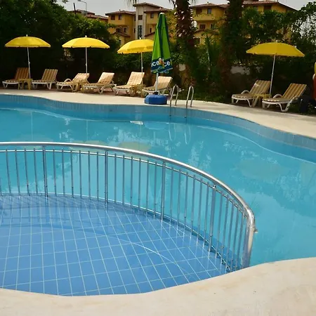 Almila Lejlighedshotel Side