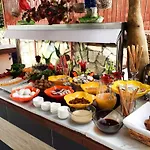 Aparthotel Almila