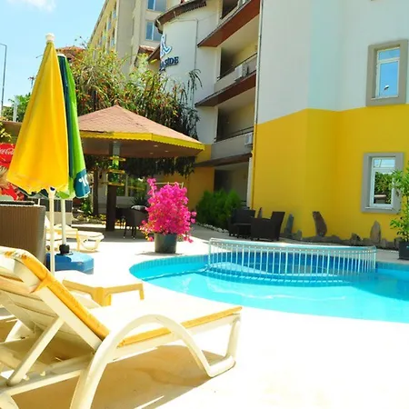 מלון דירות Almila 2*