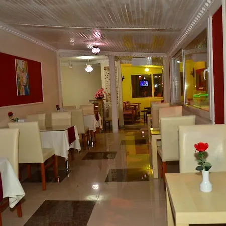 Almila מלון דירות 2*