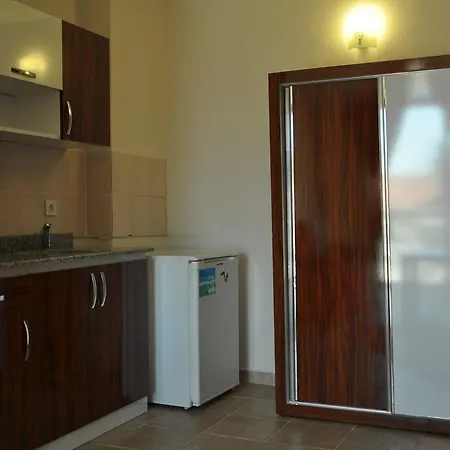 Apart Otel Almila 2*