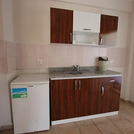 Apart Otel Almila 2*