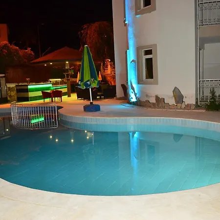 Apart Otel Almila Side